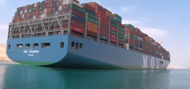 Le plus gros porte-conteneurs au monde fait route vers Tanger Med.