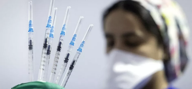 Covid-19 au Maroc : le pass vaccinal « obsolète » sans l’injection de la 3e dose.