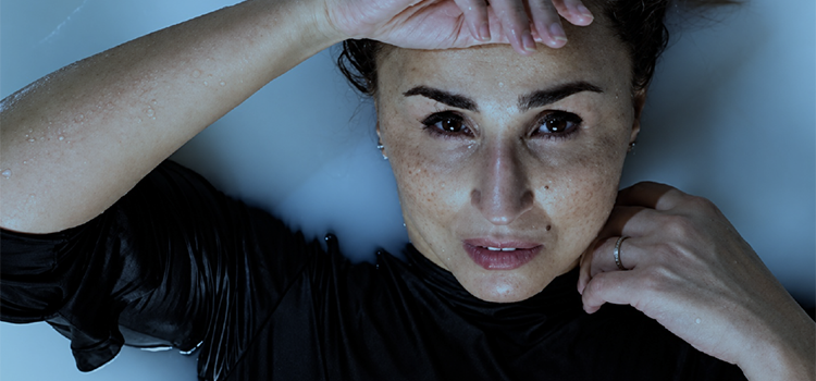 Nadia Lamarti revient aux origines avec « Ma vie, mes défis, mes filles ». Nadia Lamarti revient aux origines avec « Ma vie, mes défis, mes filles ».